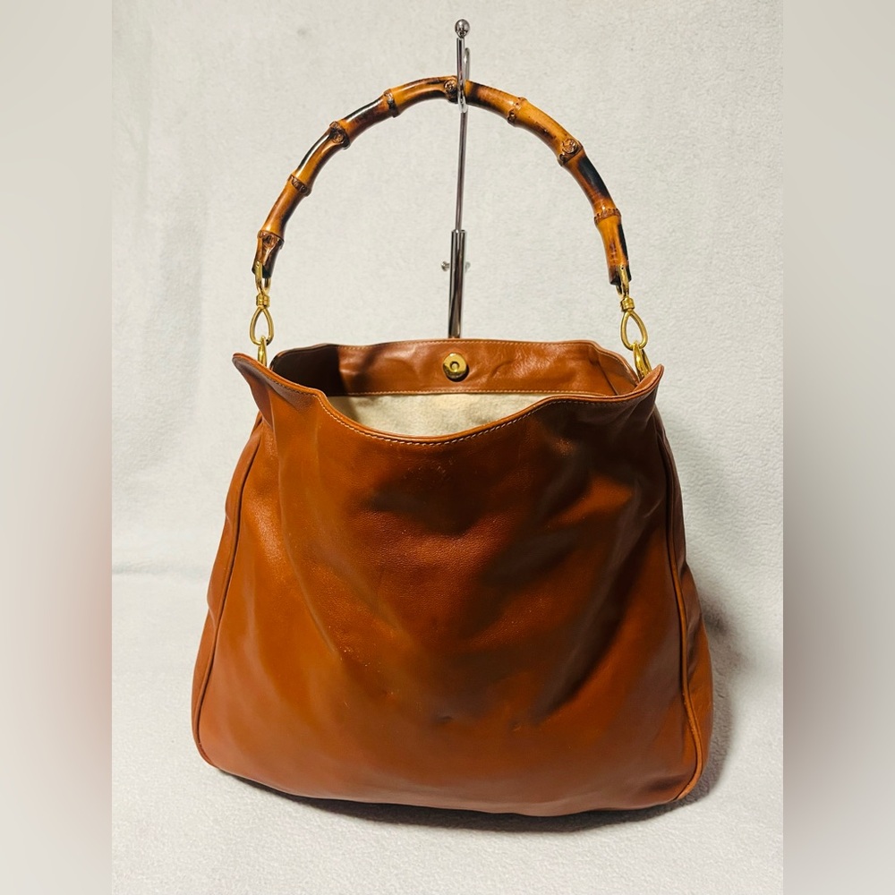 Gucci Bamboo Leather Shoulder Bag - Picture 5 of 14